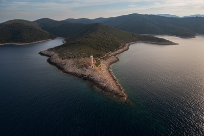 Splitsko Dalmatinska Zupanija instagram spots - Stončica Lighthouse