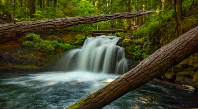 instagram spots in Oregon - Whitehorse Falls