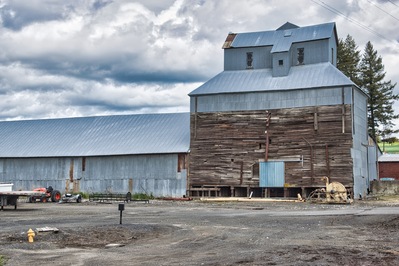 pictures of Palouse - In God We Trust Barn