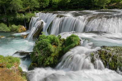 Kestenovac Donji Lapac instagram spots - Štrbački Buk Waterfall from Croatian Side
