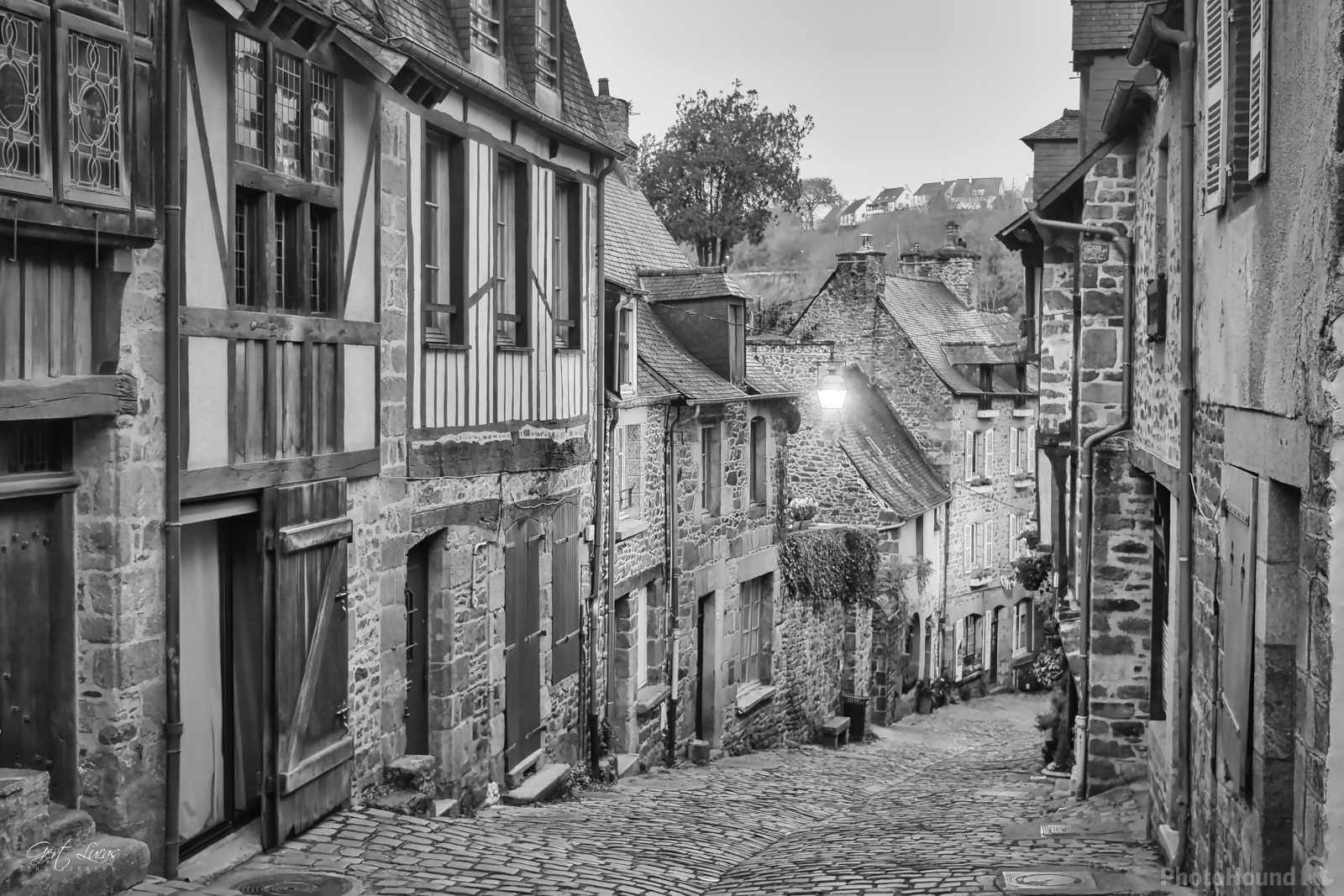 Image of Rue du Petit Fort, Dinan by Gert Lucas