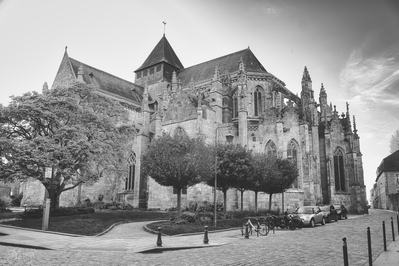 Bretagne instagram spots - Saint malo Church, Dinan, France