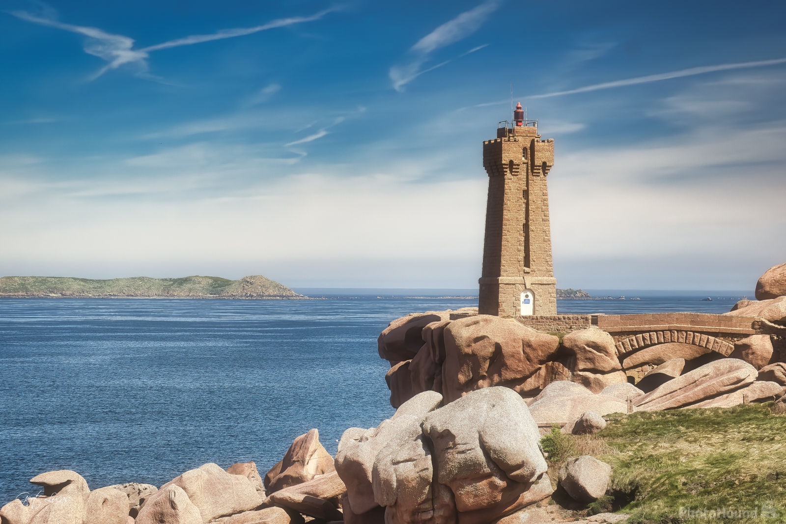 Image of Mean Ruz Lighthouse, Perros-Guirec, France by Gert Lucas