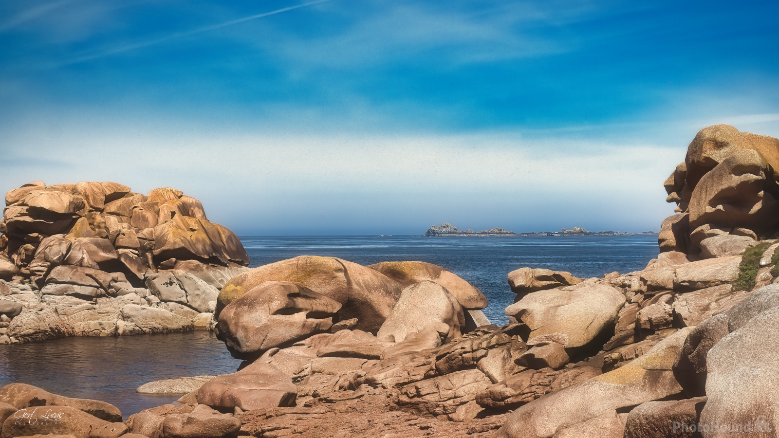 Image of The cove of Pors Kamor, Perros-Guirec, France by Gert Lucas