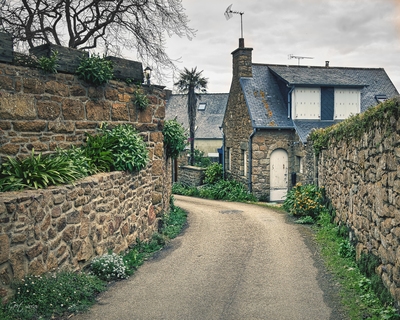 Cote D Or photography spots - Ile de Bréhat - Village houses