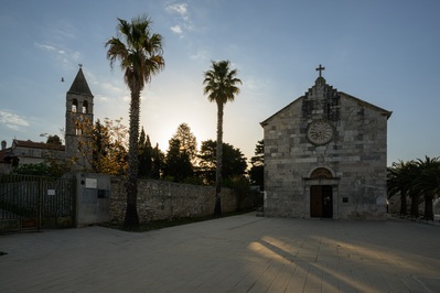 Splitsko Dalmatinska Zupanija photo locations - Prirovo - Church & Cemetery