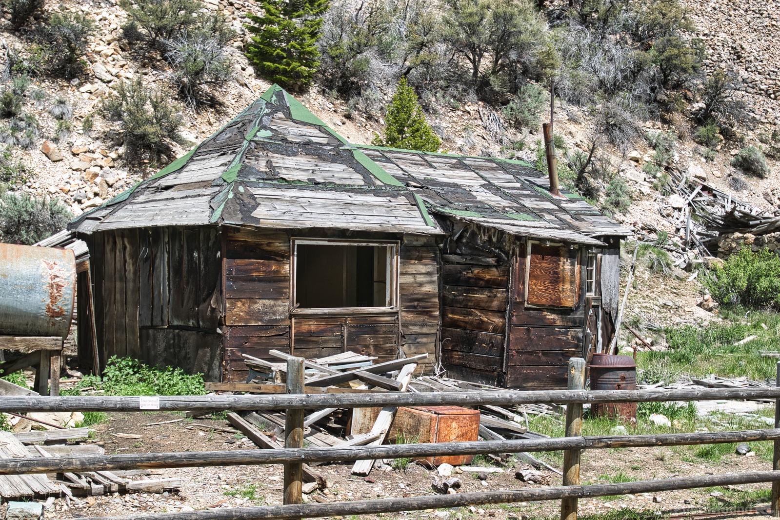 Image of Bayhorse Ghost Town by Steve West