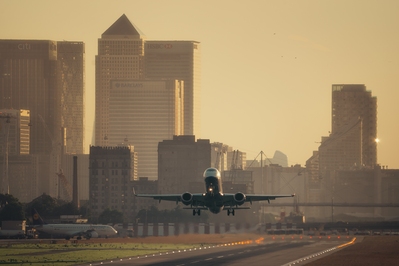 photos of London - London City Airport - Runway View