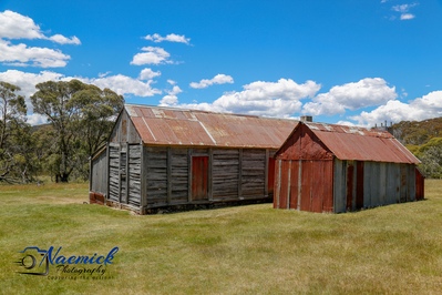 pictures of Australia - Cooleman Hut