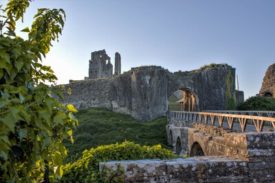 images of Dorset - Corfe Castle
