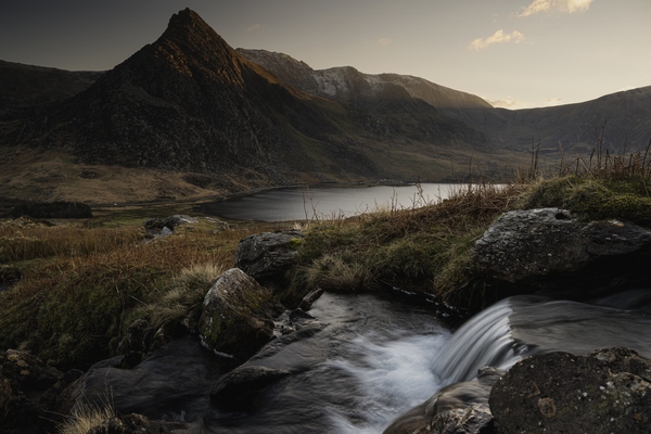 A popular viewpoint here: Afon Lloer cascading down into Llyn Ogwen whilst being overlooked by Tryfan.