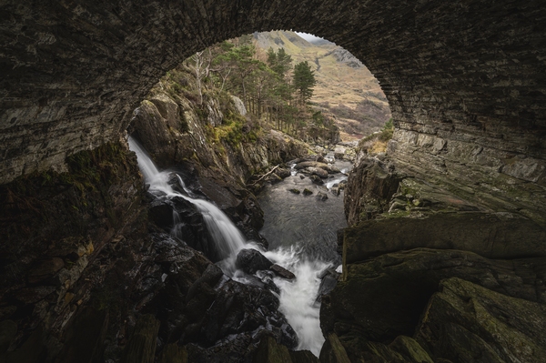 It is very easy to drop down from Pont Pen y Benglog and shoot the waterfalls towards Tryfan. However I decided to climb on top of the old Roman Bridge which sits under the A5 and shoot down Nant Ffrancon - it is a view I had never seen before.