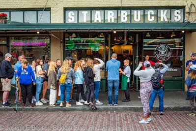 photos of Seattle - The First Starbucks