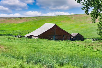photography spots in Washington - The Hidden Hessletine Barn