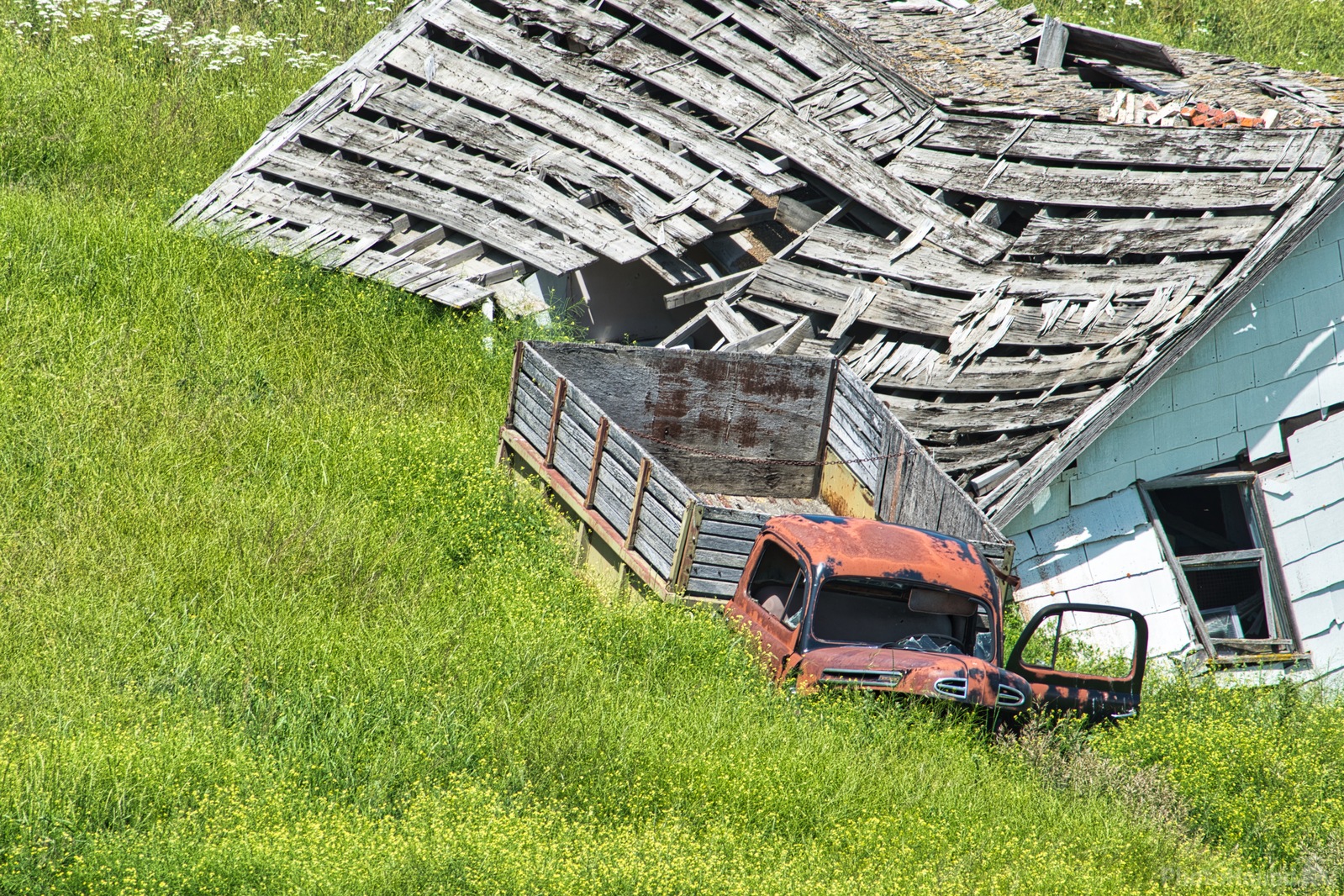 Image of Collapsed Barn & Flatbed Ford. by Steve West