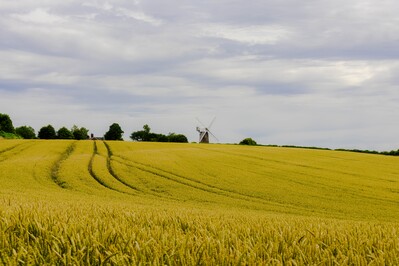 photo spots in England - Wilton Windmill