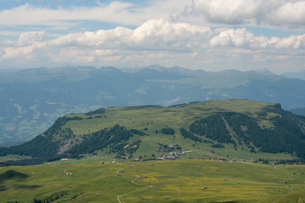 Alpe di Suisi / Seiseralm and Compatsch town