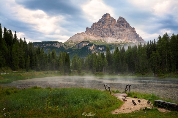 Classic view of the Tre Cime peaks from Lago Antorno