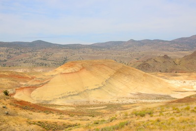 Image of Painted Hills Overlook Trail - Painted Hills Overlook Trail