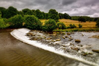 images of The Peak District - Chatsworth Weir