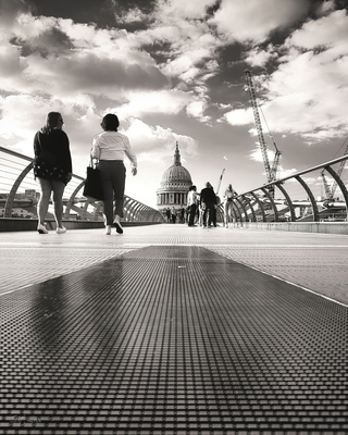 pictures of London - View of St Paul's Cathedral from Millennium Bridge