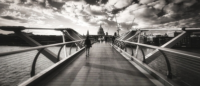 photos of London - View of St Paul's Cathedral from Millennium Bridge