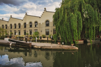 photography spots in England - Hawley lock, Regent's Canal