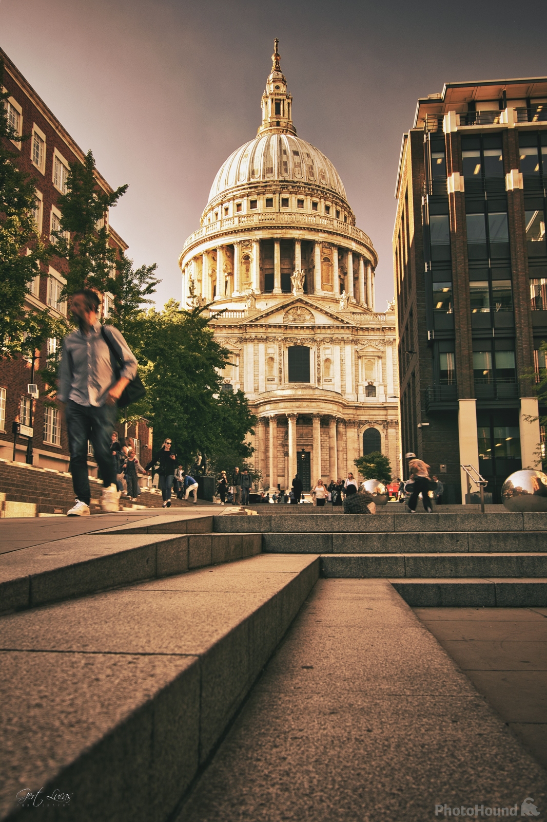 Image of Carter Lane Gardens - St Pauls Cathedral Viewpoint by Gert Lucas