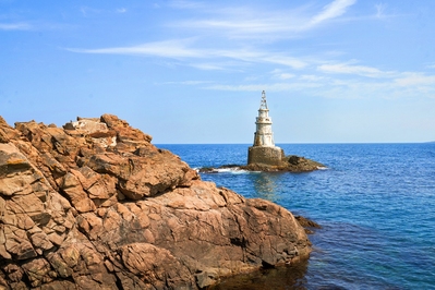 images of Bulgaria - Ahtopol lighthouse