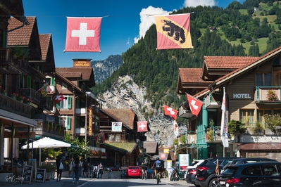instagram spots in Switzerland - Lauterbrunnen Dorf - Mainstreet