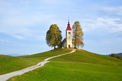 Slovenia pictures - St Thomas Church Gorenji Vrsnik