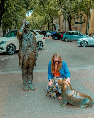 pictures of Hungary - The Columbo Statue