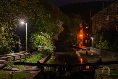 Shot from the bridge over the lock at 03:31 on 10/05/22 15s exposure ISO 64