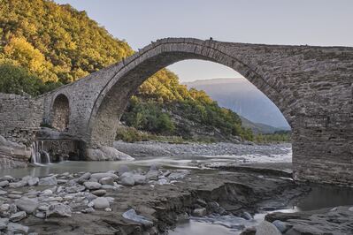 Albania images - Ura e Kadiut (Kadiu's Bridge) at Langarica