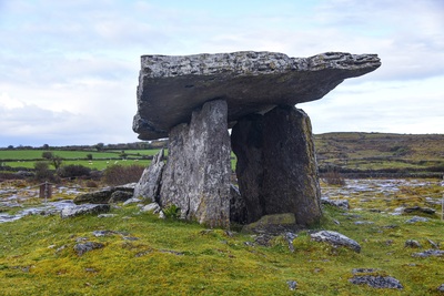 Ireland photos - Poulnabrone Dolmen