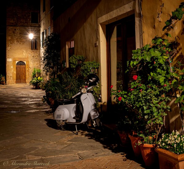 Via dell' Angelo - Pienza Canon EOS RRF24-105 F4L IS USM f/8 2.0s ISO100,