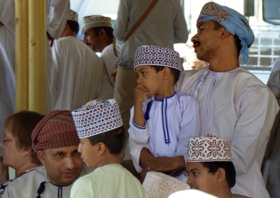 Oman pictures - The Goat Market in Nizwa, Oman