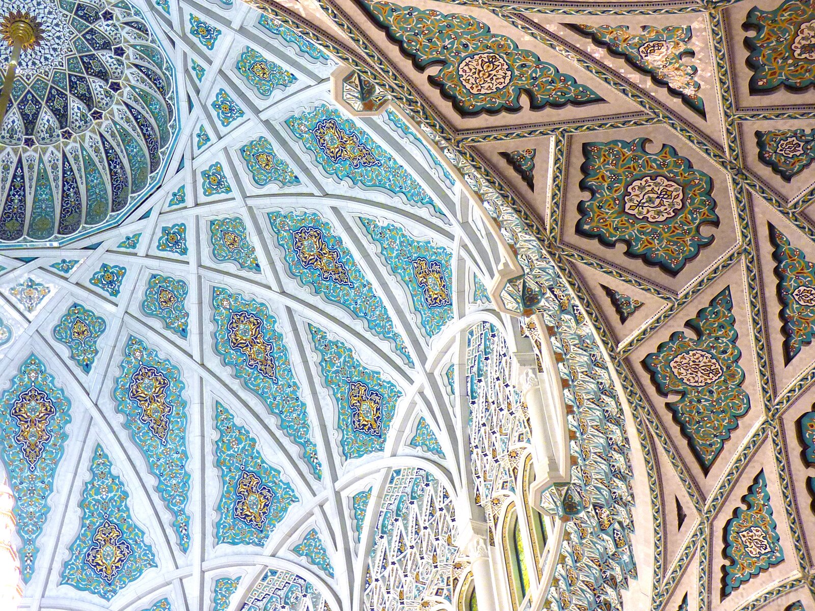 Image of Sultan Qaboos Grand Mosque, Muscat by Alexandra Sharrock