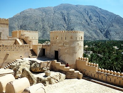 instagram spots in Oman - Nakhla Fort