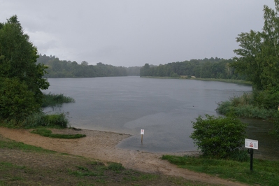 Rainy day by the lake, September 2022
