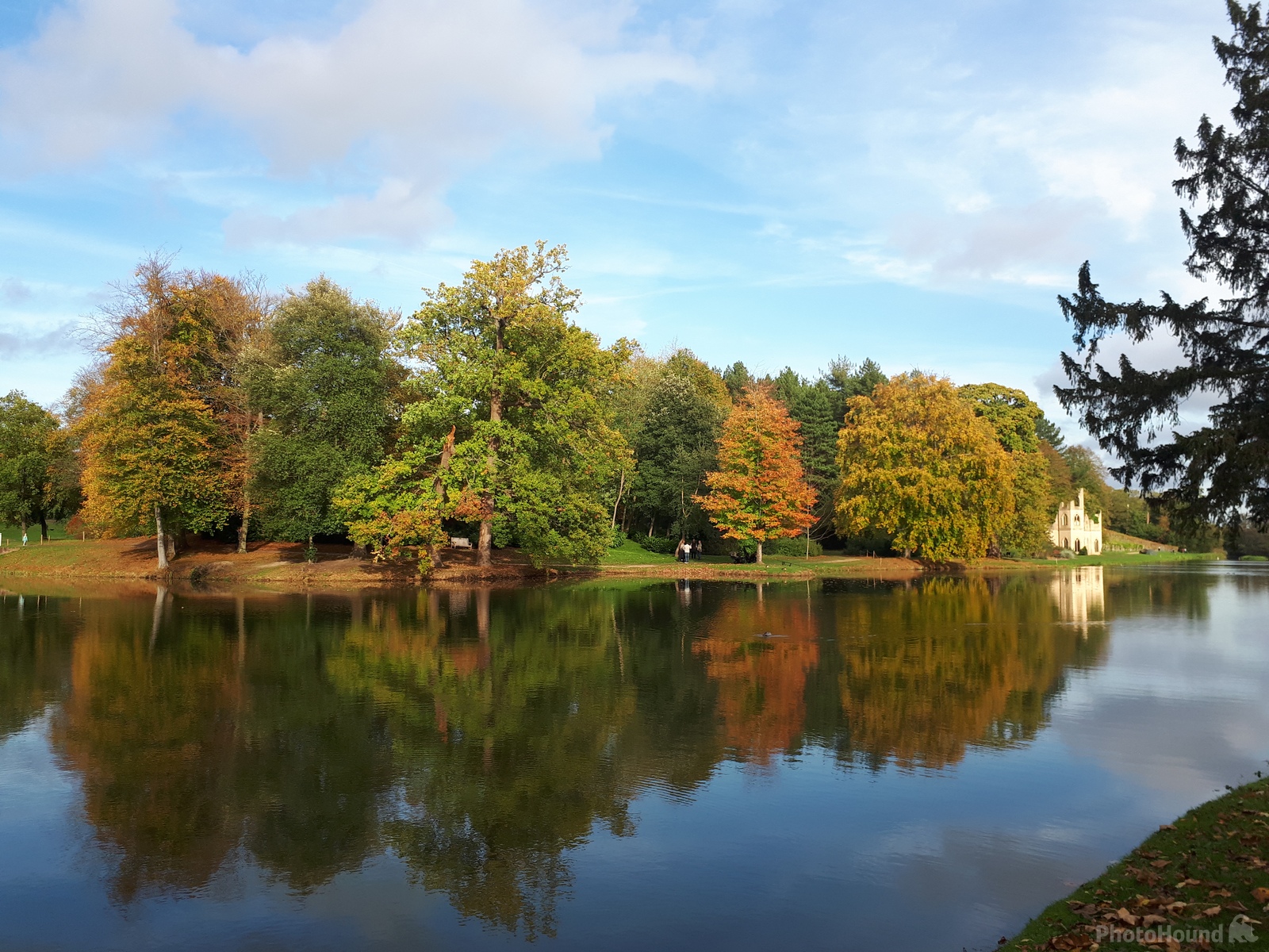 Image of Painshill Park by barnes vos