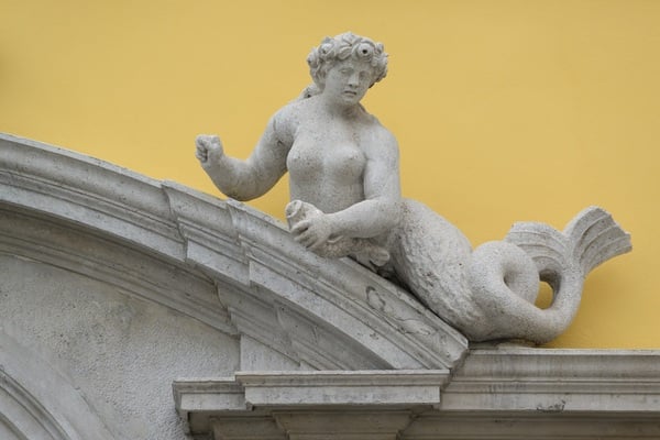 Mermaid statue at Piazza della Borsa