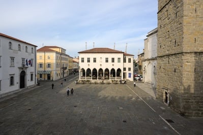 pictures of Istria - Titov Trg / Piazza Tito