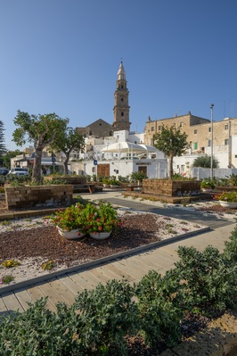 Views on the cathedral in Monopoli