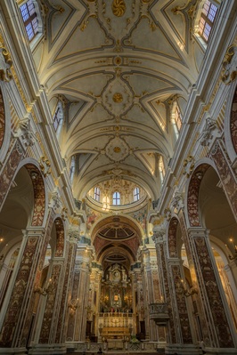 Cattedrale Maria Santissima della Madia - The Cathedral in Monopoli. Interior