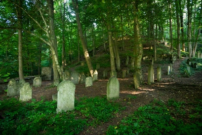 pictures of Czechia - Jewish Graveyard, Podbřezí village