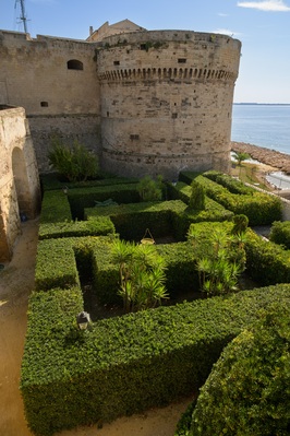 Castello Aragonese - gardens