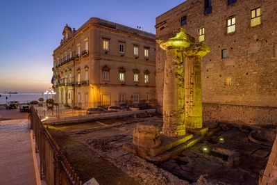 instagram spots in Italy - Doric Columns of Poseidon
