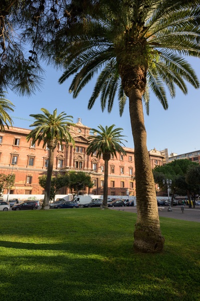 Piazza Garibaldi & Palazzo degli Uffici, Taranto