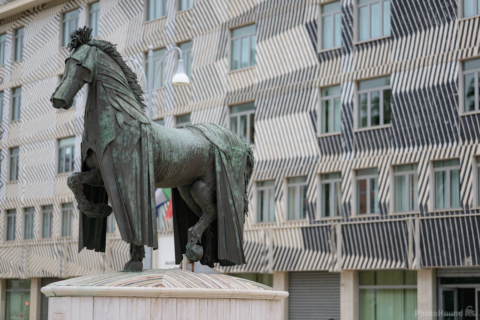 Image of Piazza della Liberta & Cavalo Statue by Luka Esenko